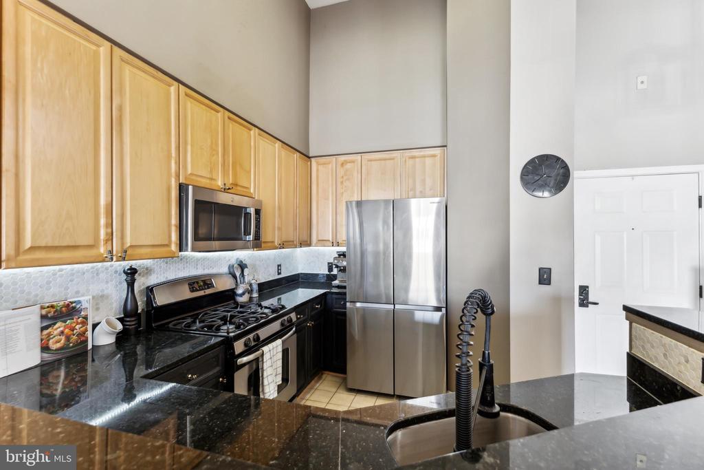 801 S GREENBRIER STREET 402