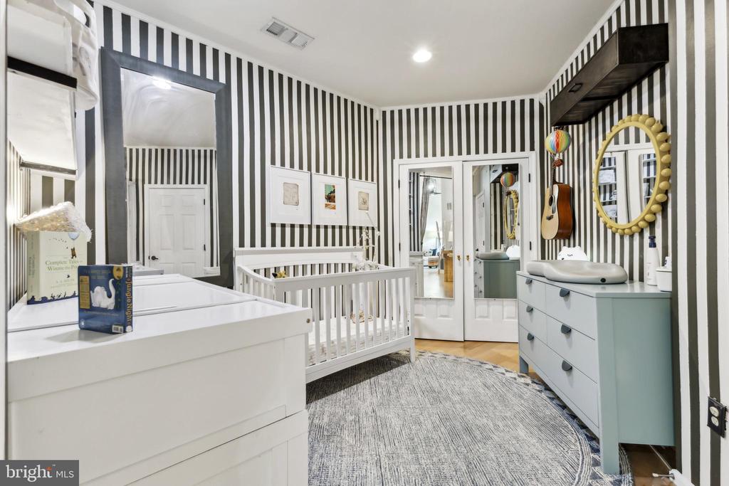 801 S GREENBRIER STREET 402