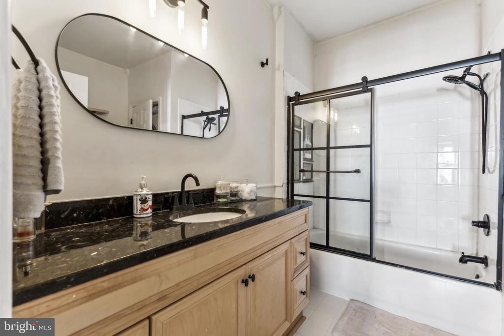 801 S GREENBRIER STREET 402