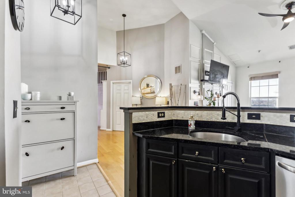 801 S GREENBRIER STREET 402