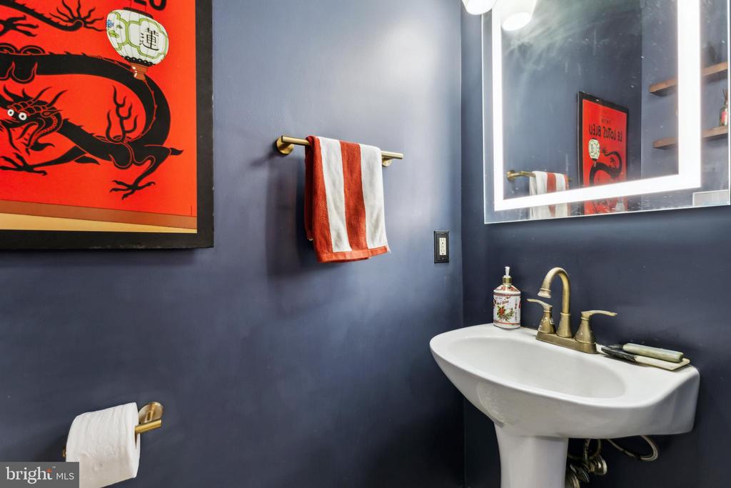 801 S GREENBRIER STREET 402