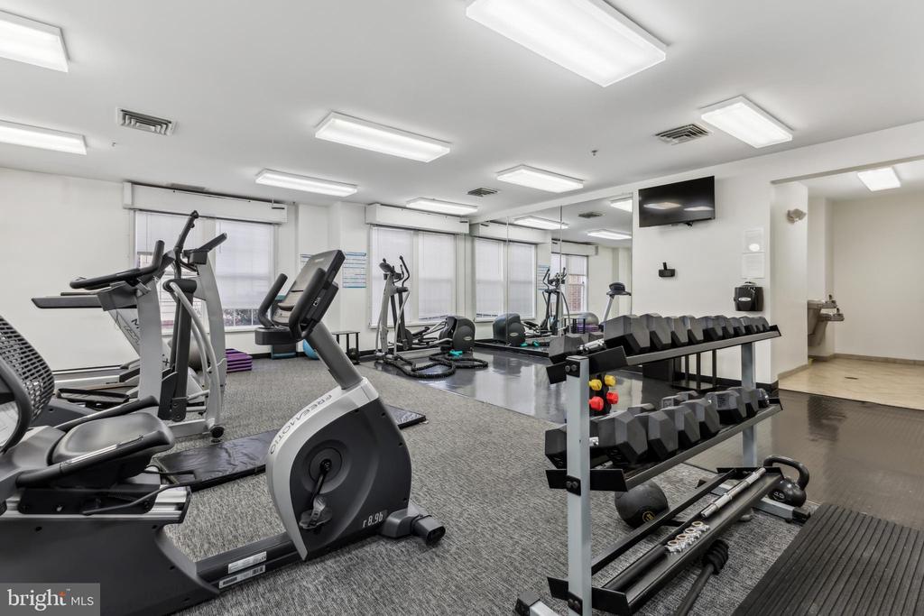 801 S GREENBRIER STREET 402