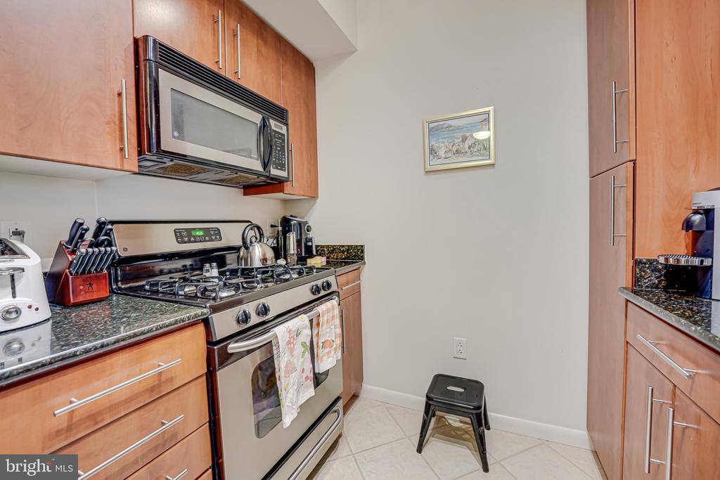 1021 N Garfield St N #504
