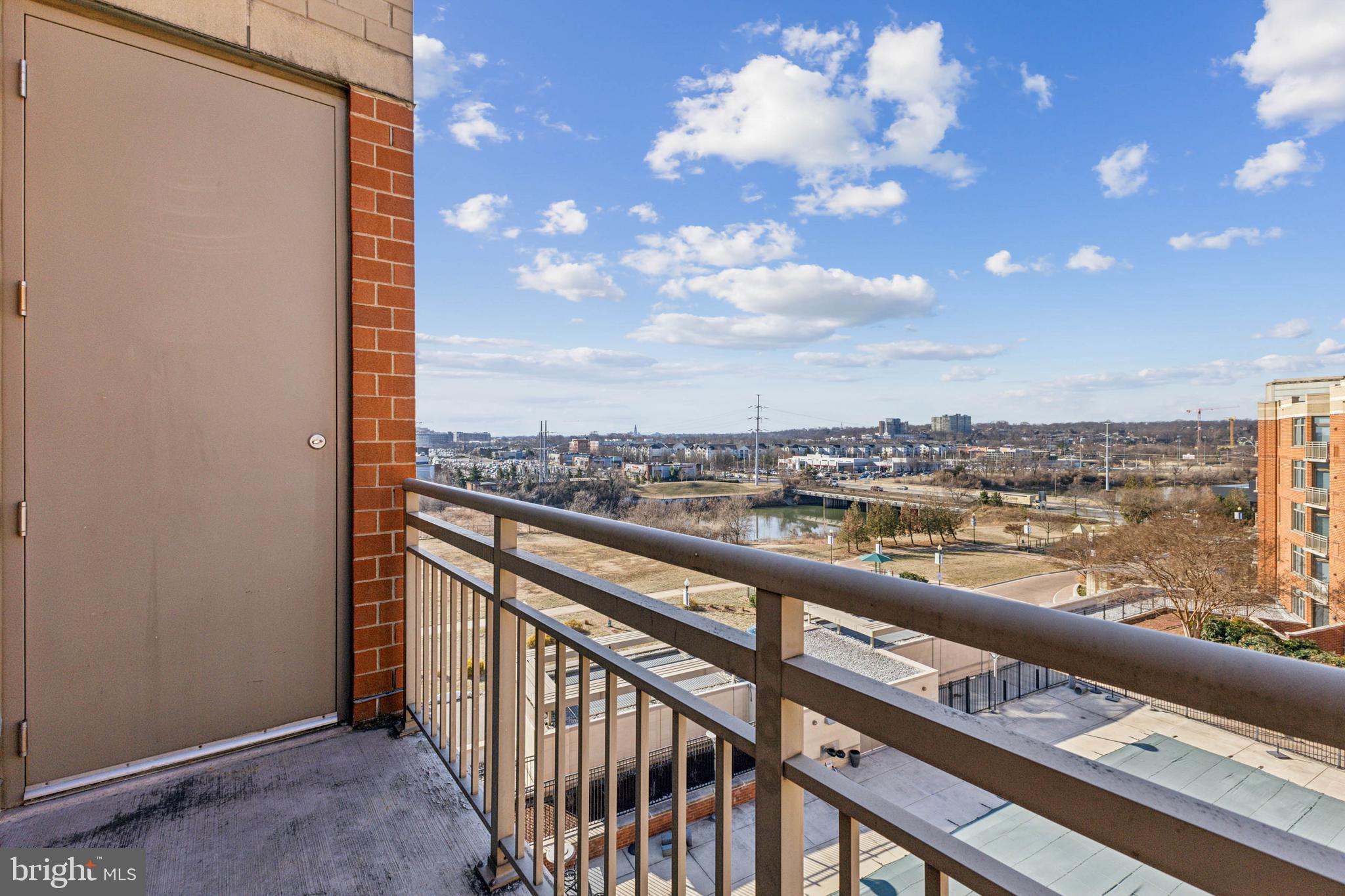 3650 S Glebe Rd #658