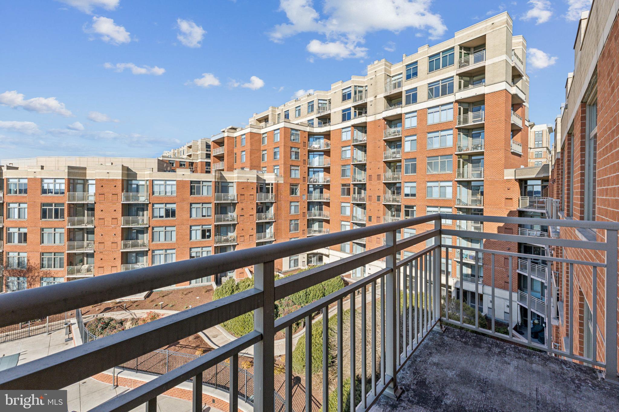 3650 S Glebe Rd #658