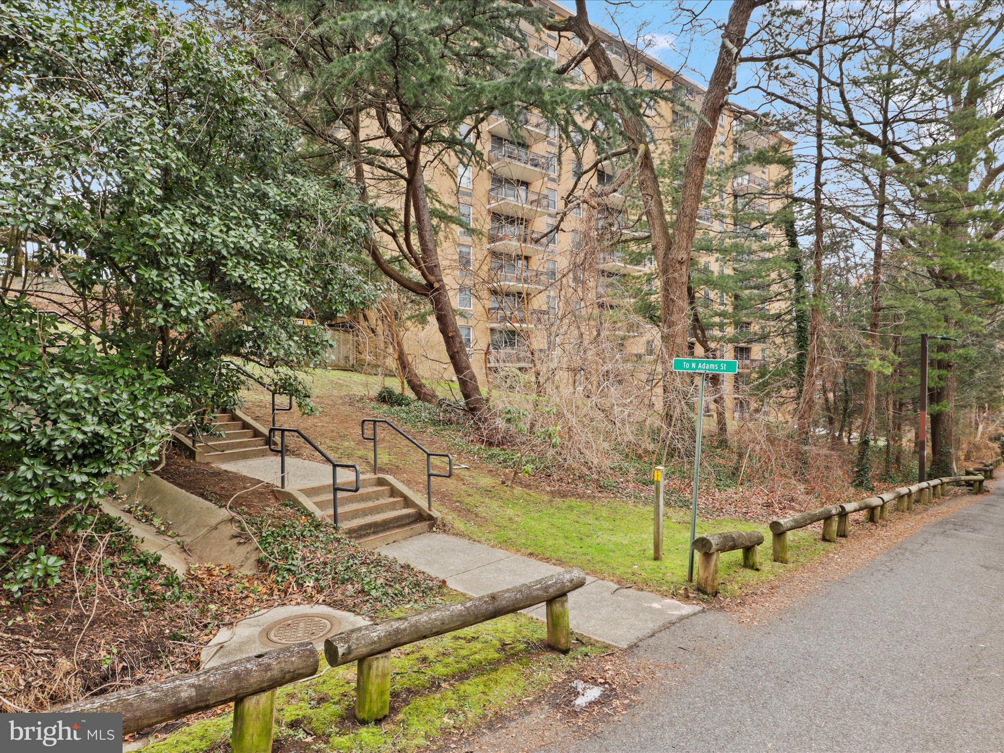 2030 ADAMS STREET 404