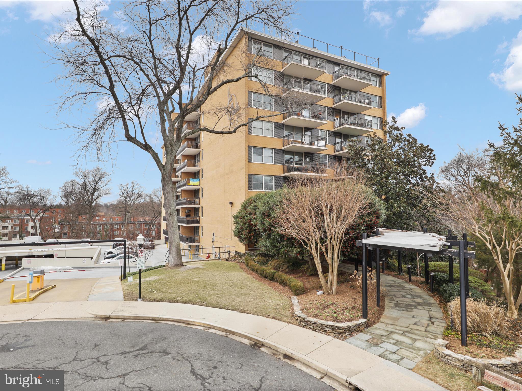 2030 ADAMS STREET 404