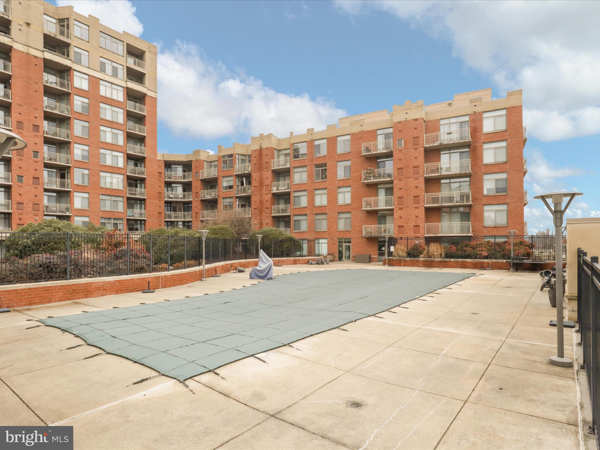 3600 S GLEBE RD #206W