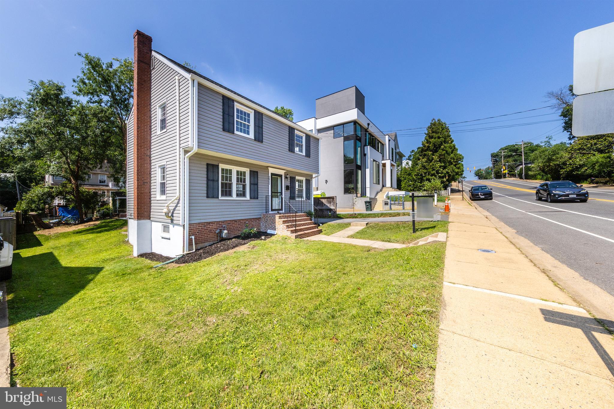 2822 Lorcom Ln