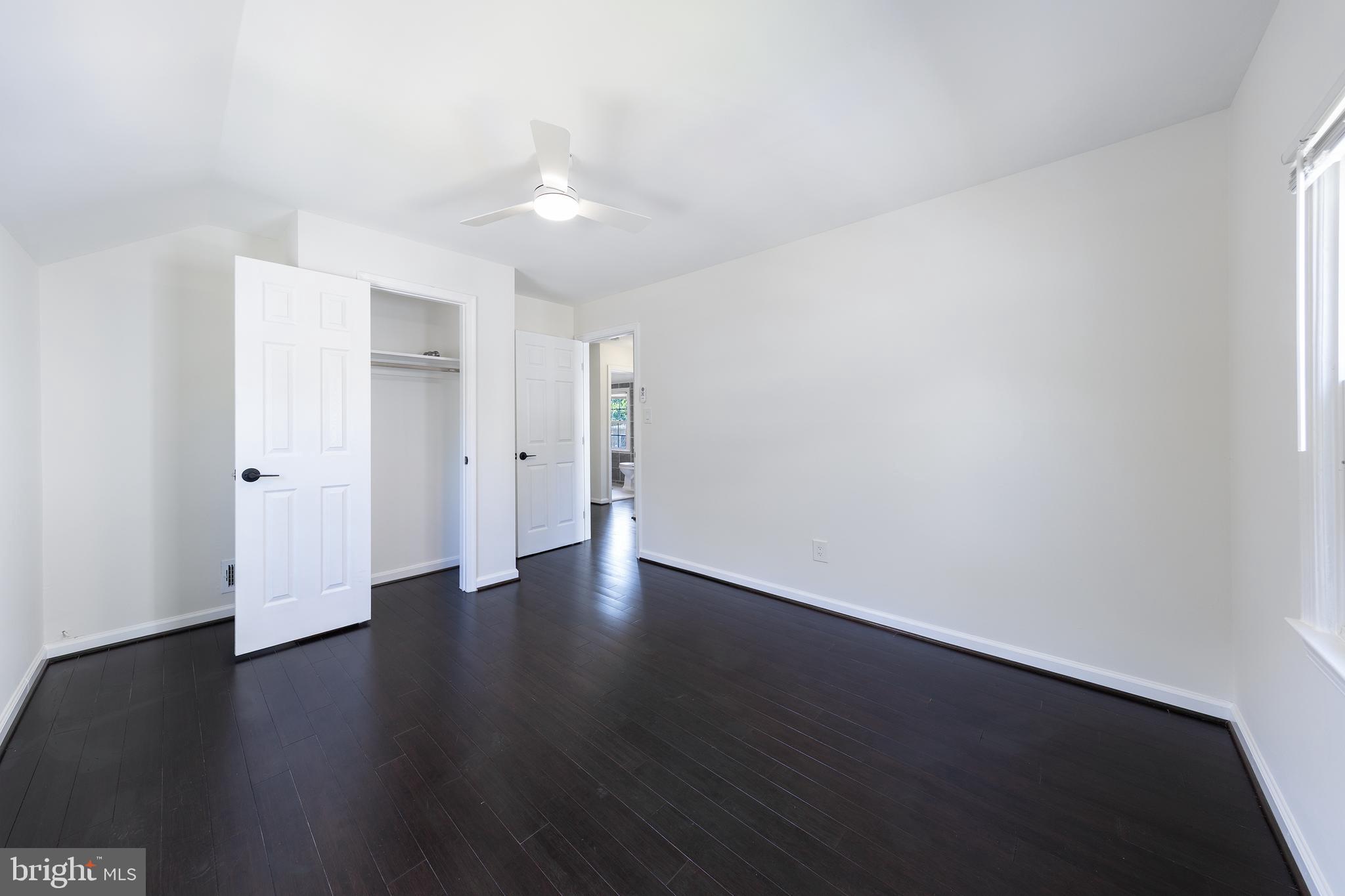 2822 Lorcom Ln