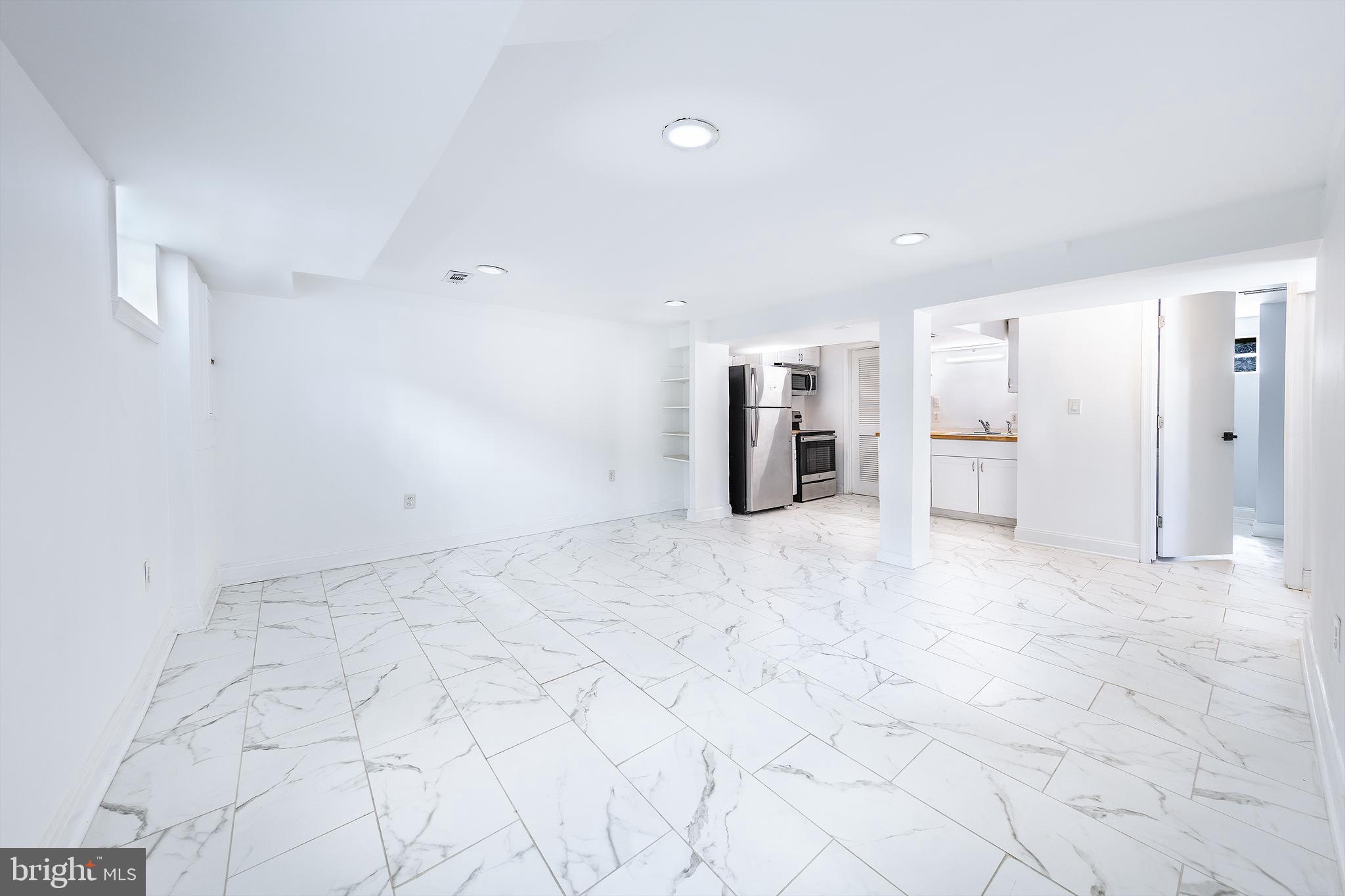 2822 Lorcom Ln