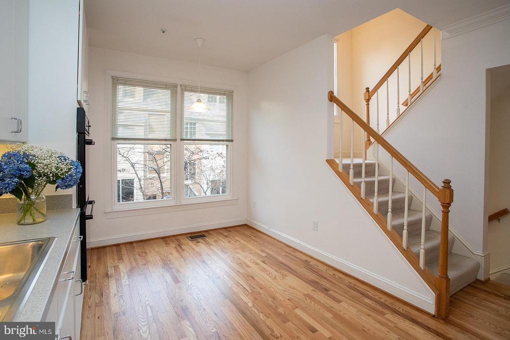1514 N COLONIAL TER