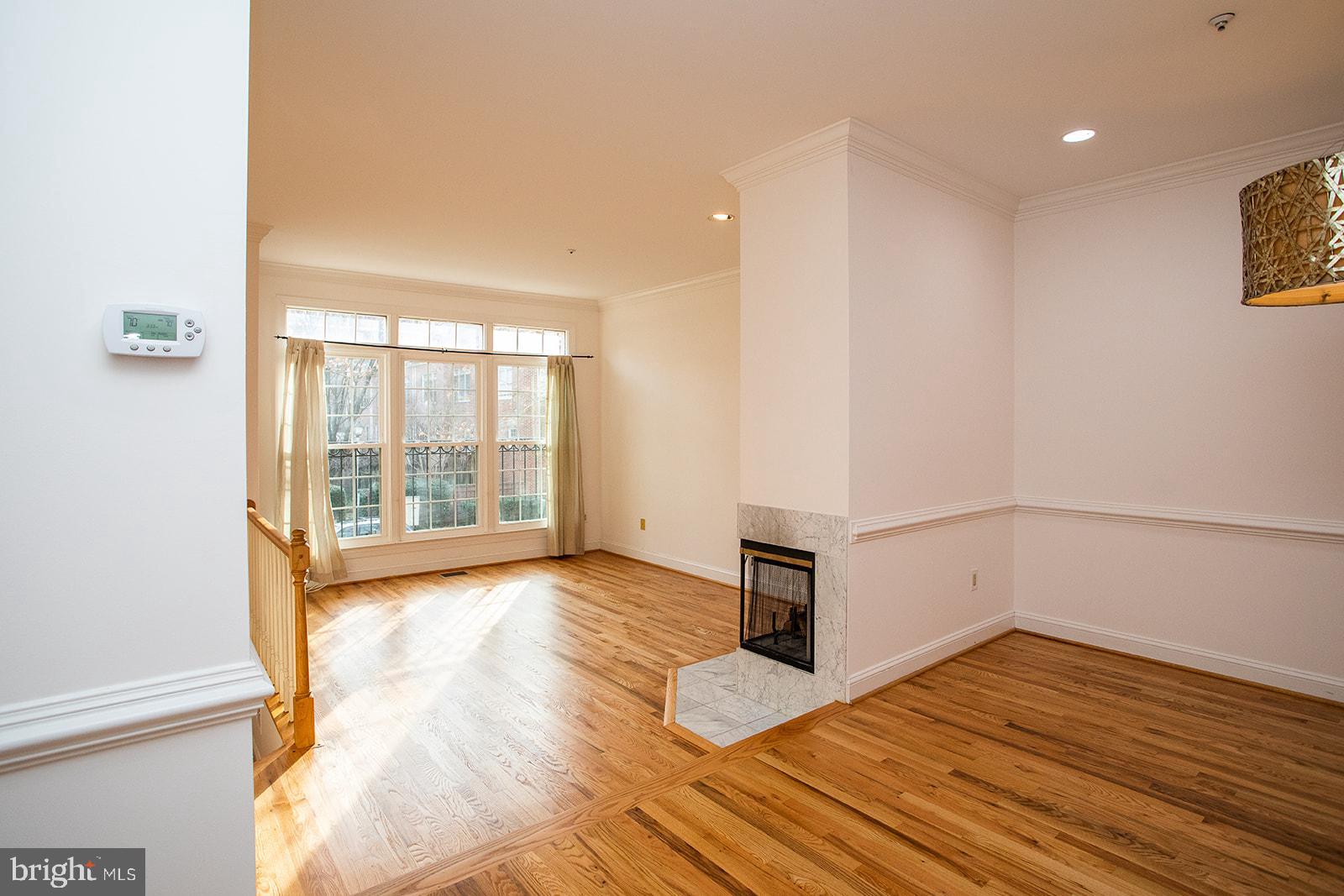 1514 N COLONIAL TER