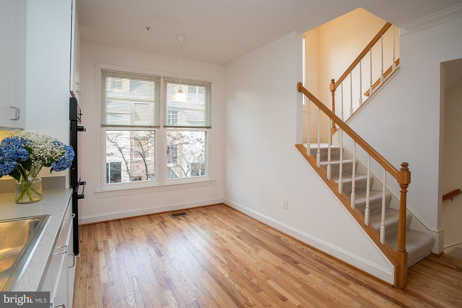 1514 N COLONIAL TER