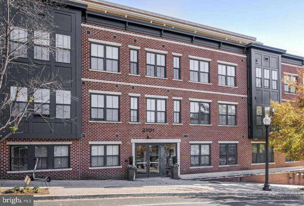 2101 N MONROE ST #204