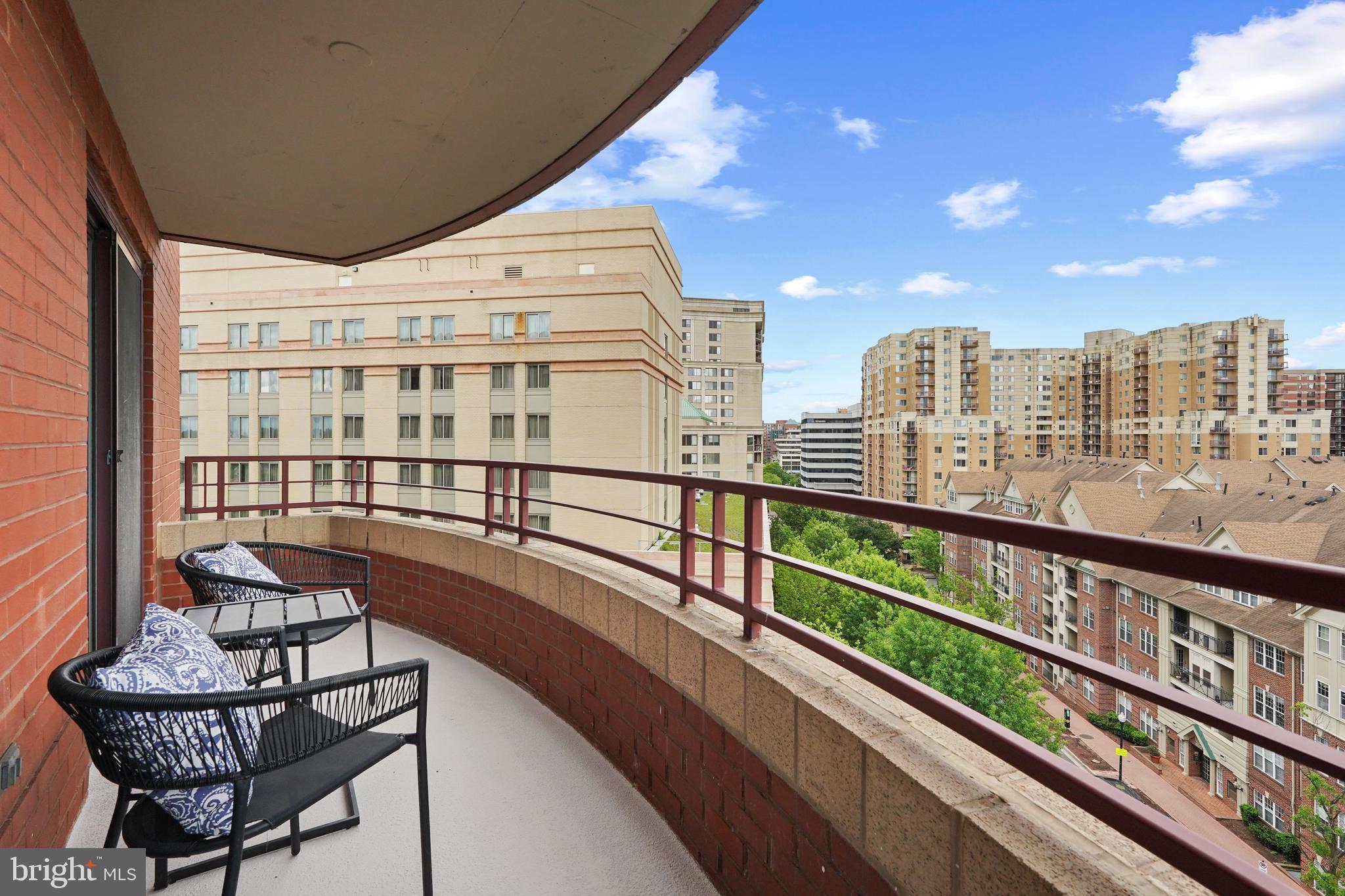 2400 Clarendon Blvd #809