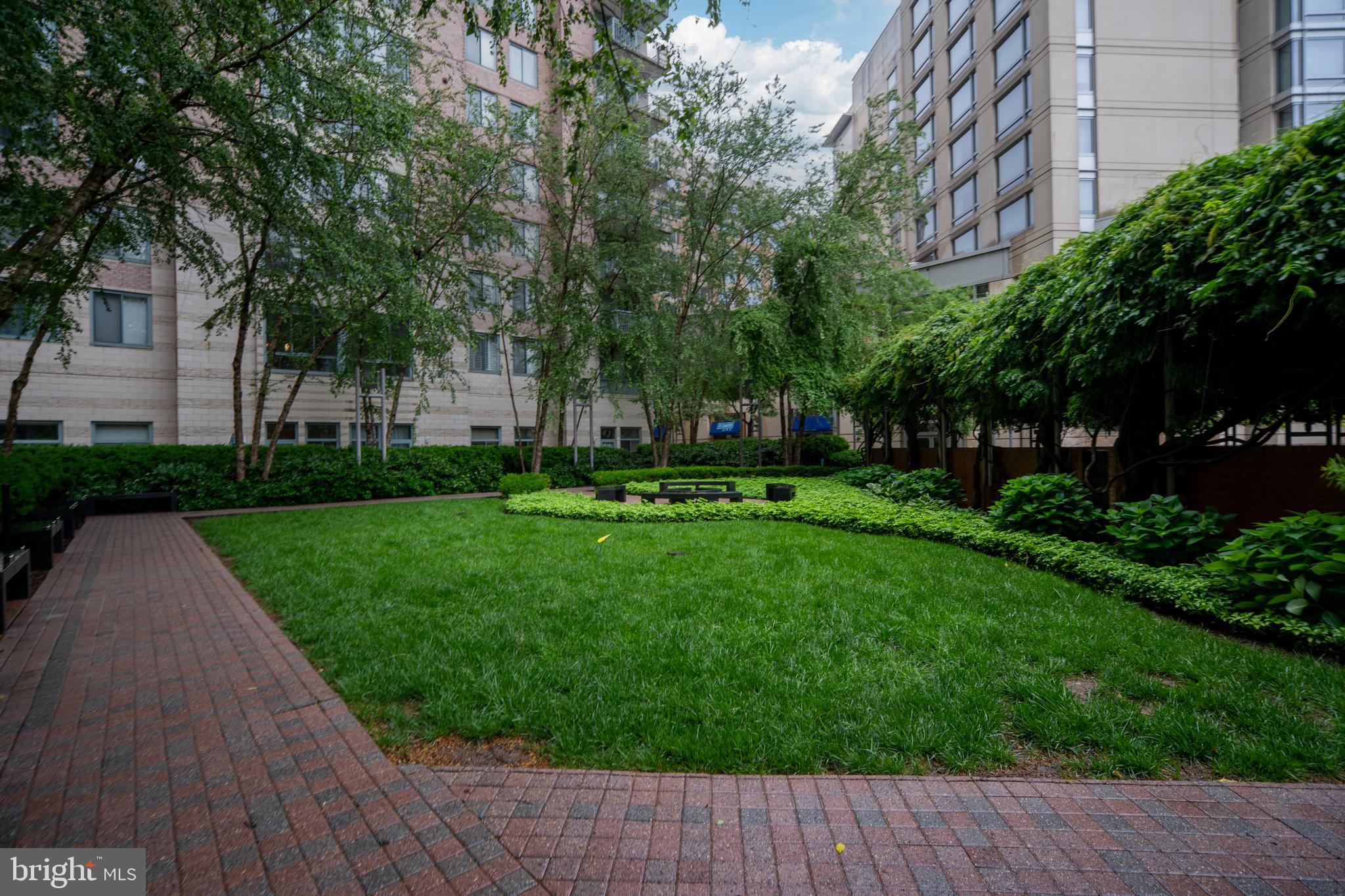 851 N Glebe Rd #1407
