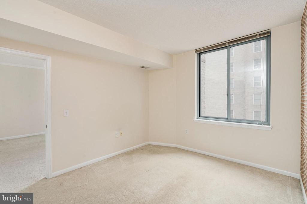851 N Glebe Rd #1407