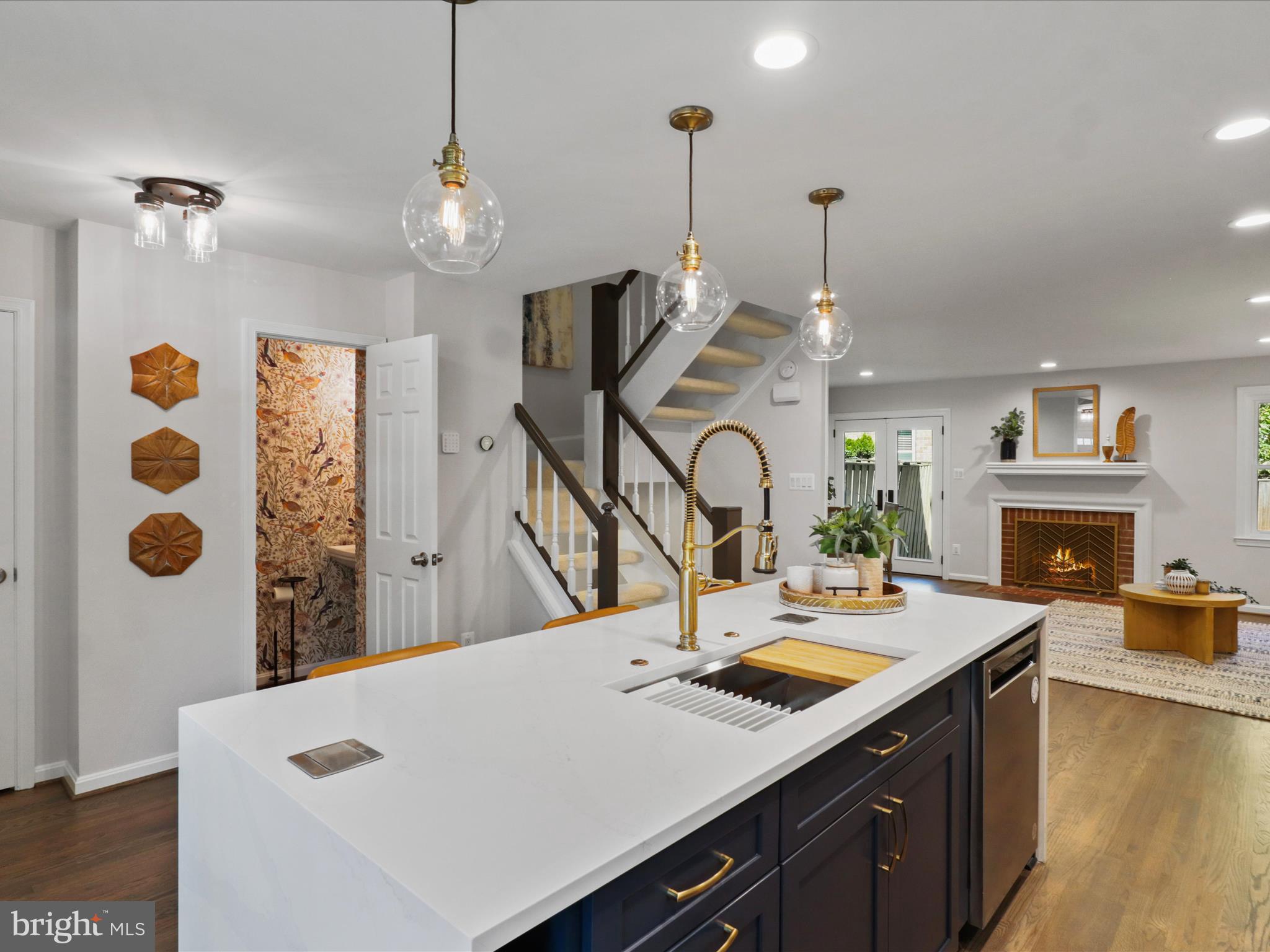 843 N GREENBRIER STREET