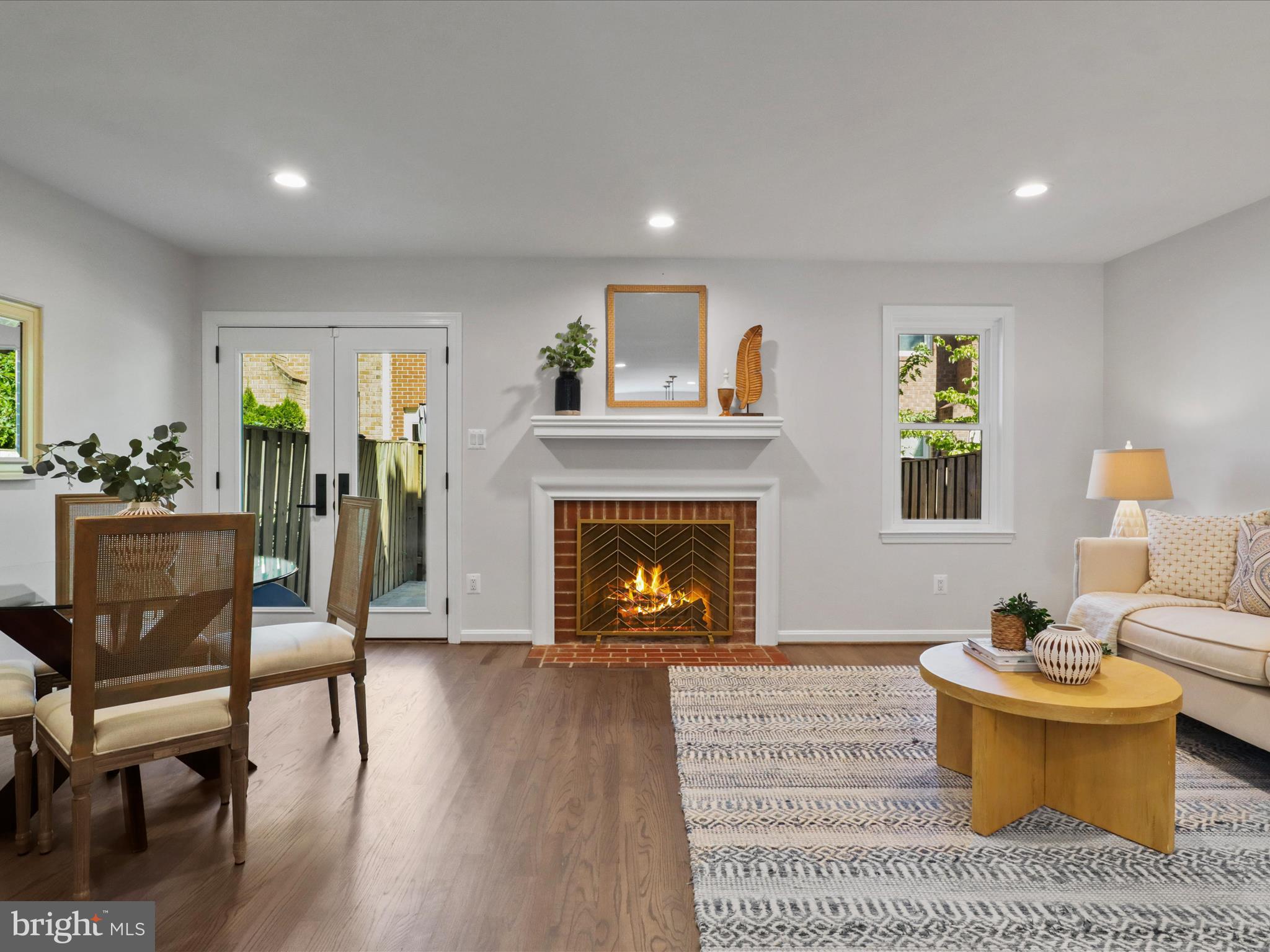 843 N GREENBRIER STREET