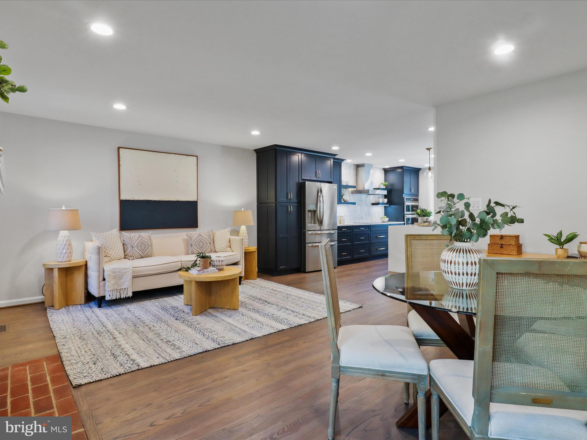 843 N GREENBRIER STREET