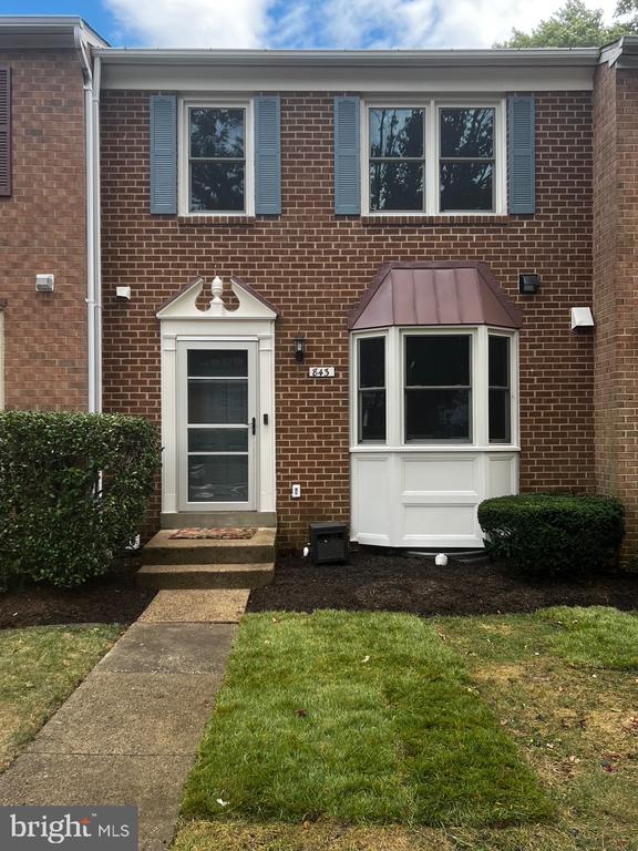 843 N GREENBRIER STREET