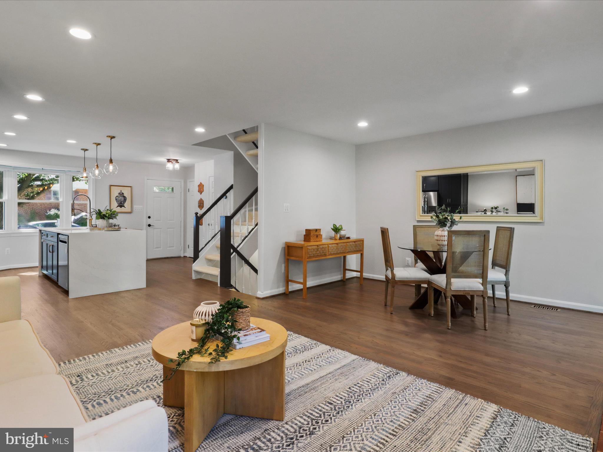 843 N GREENBRIER STREET