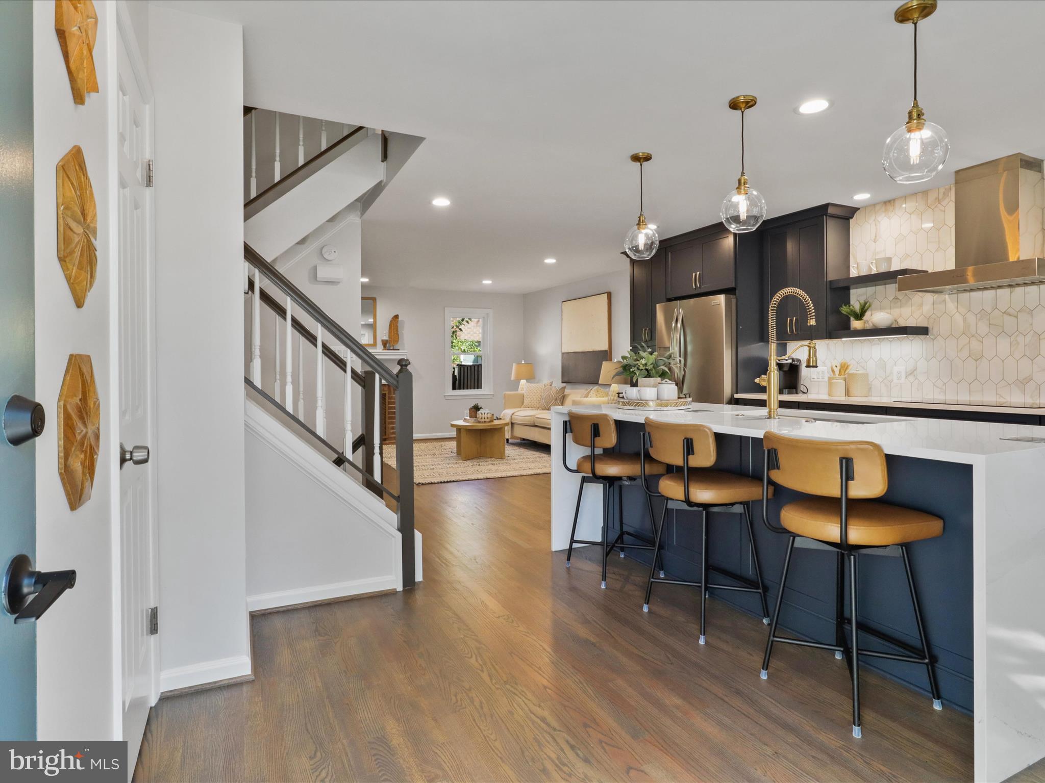 843 N GREENBRIER STREET