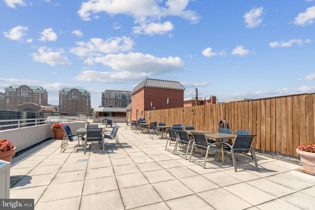 1001 N VERMONT STREET 212