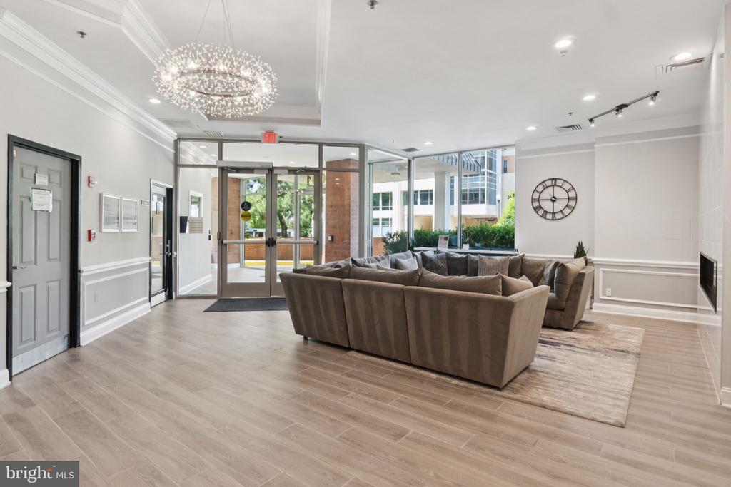 1001 N VERMONT STREET 212