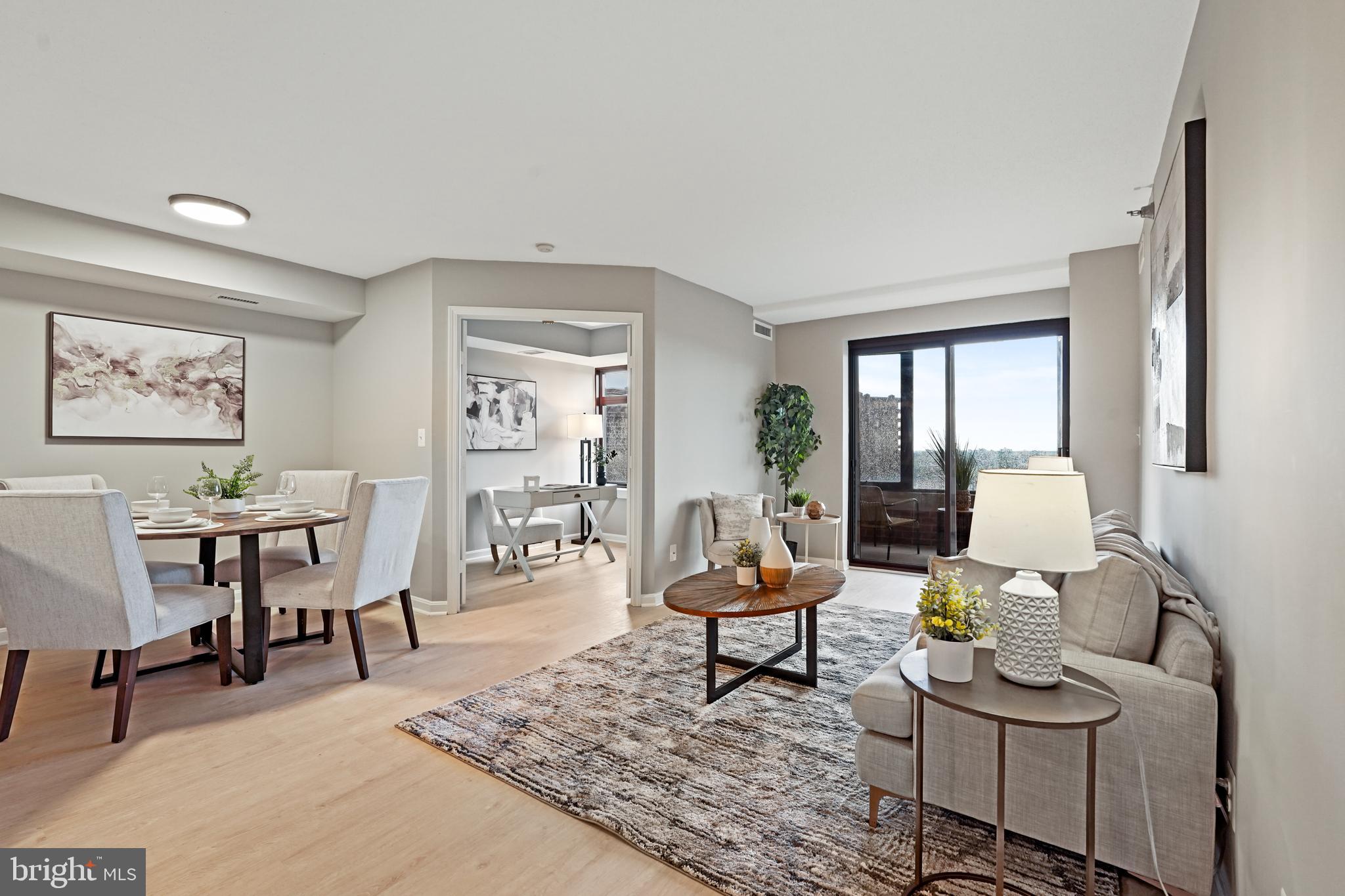 2400 Clarendon Blvd #811