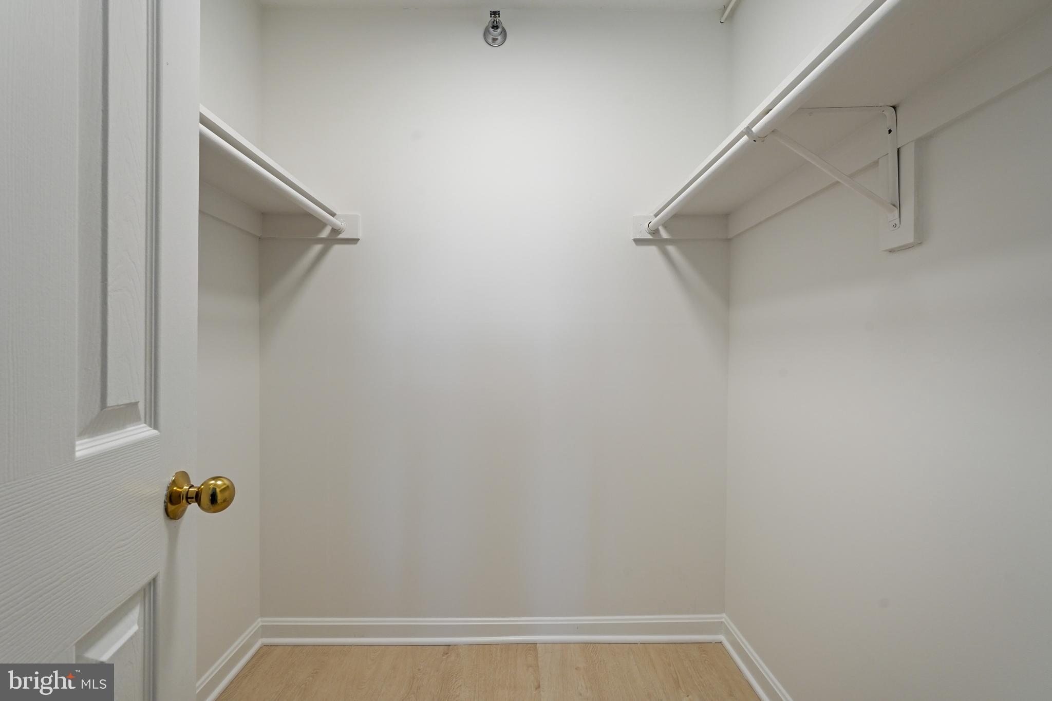 2400 Clarendon Blvd #811