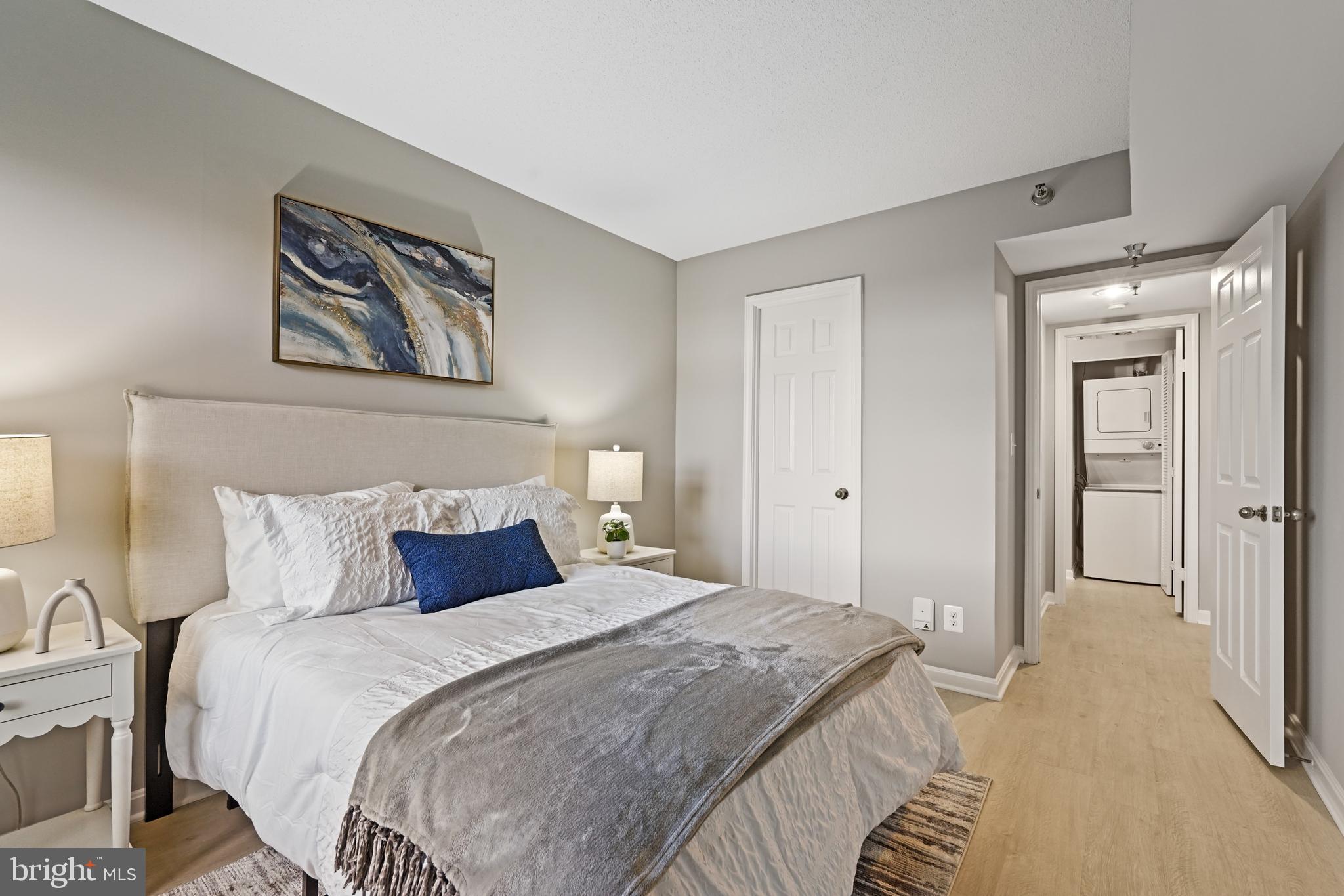 2400 Clarendon Blvd #811