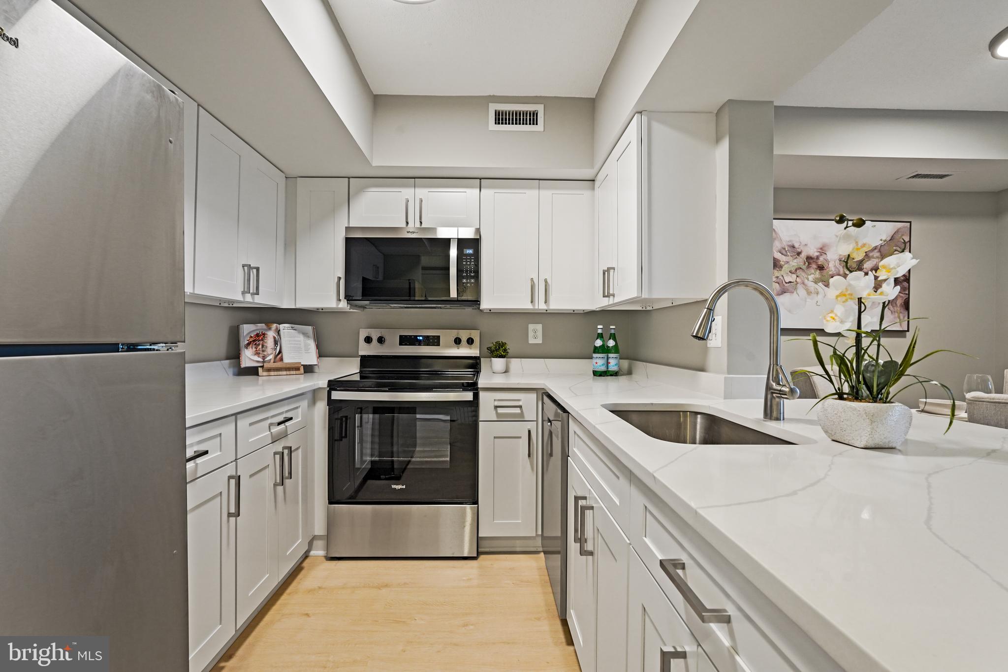 2400 Clarendon Blvd #811
