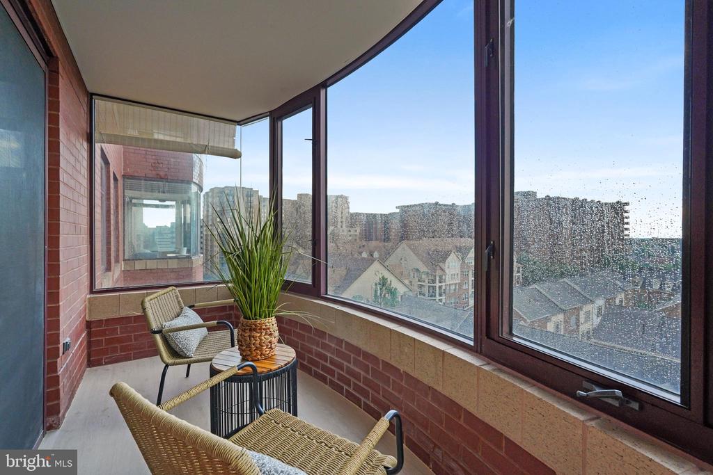 2400 Clarendon Blvd #811
