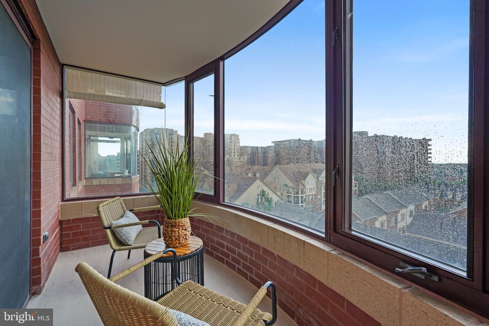 2400 Clarendon Blvd #811