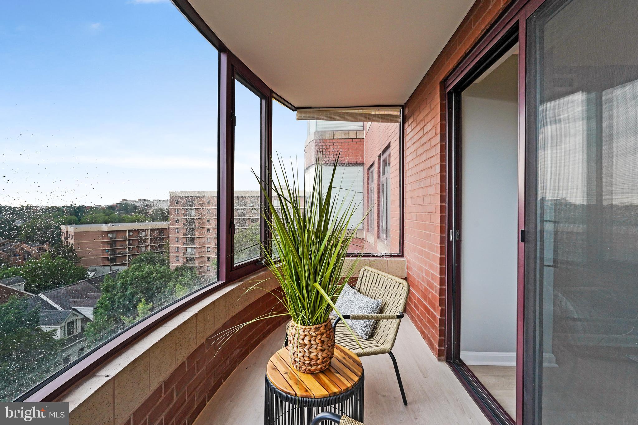 2400 Clarendon Blvd #811