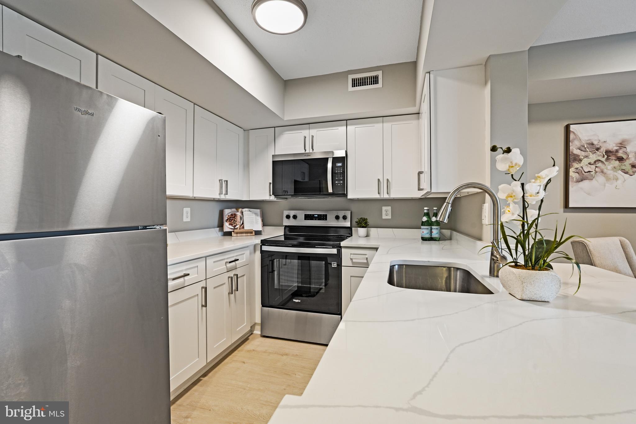 2400 Clarendon Blvd #811