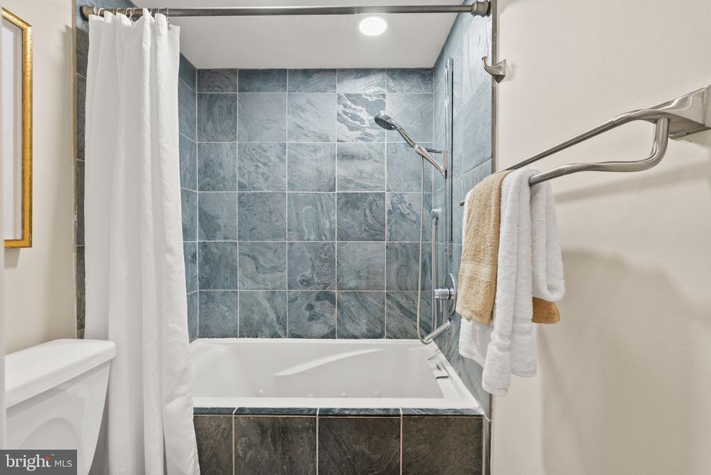 1530 Key Blvd #203