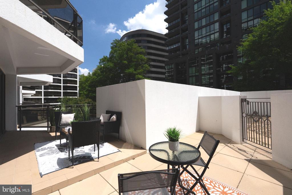 1530 Key Blvd #203