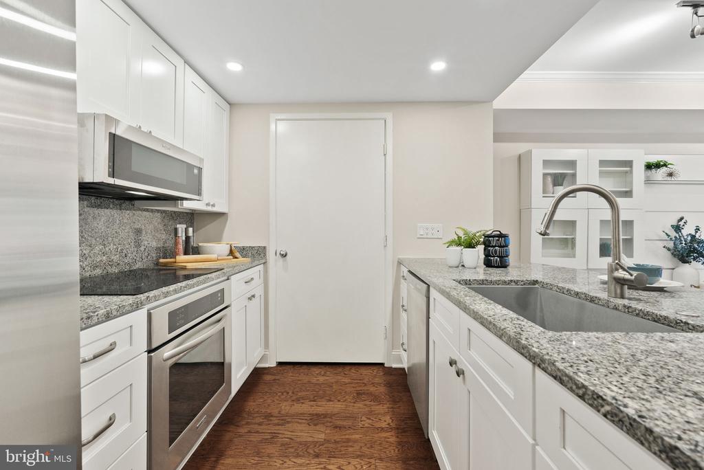 1530 Key Blvd #203