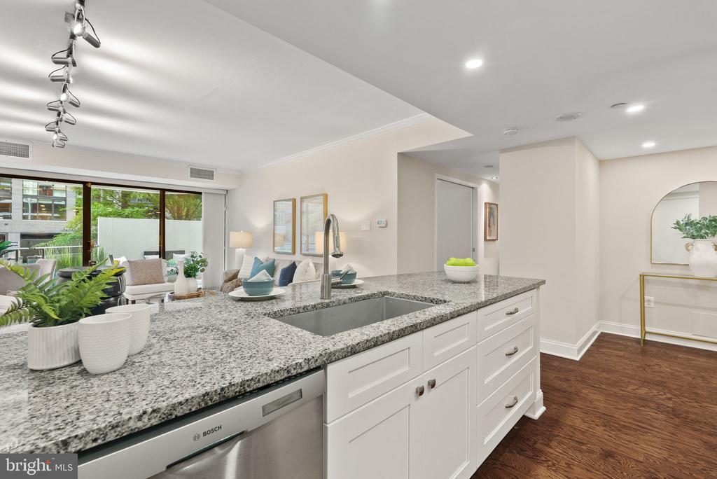 1530 Key Blvd #203