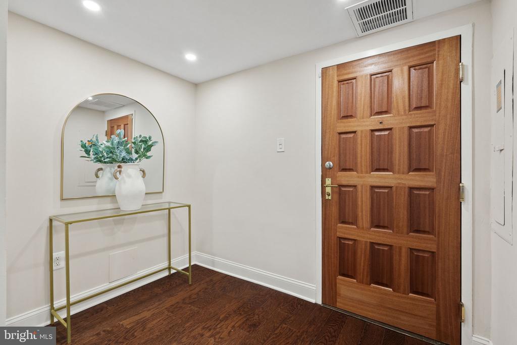 1530 Key Blvd #203