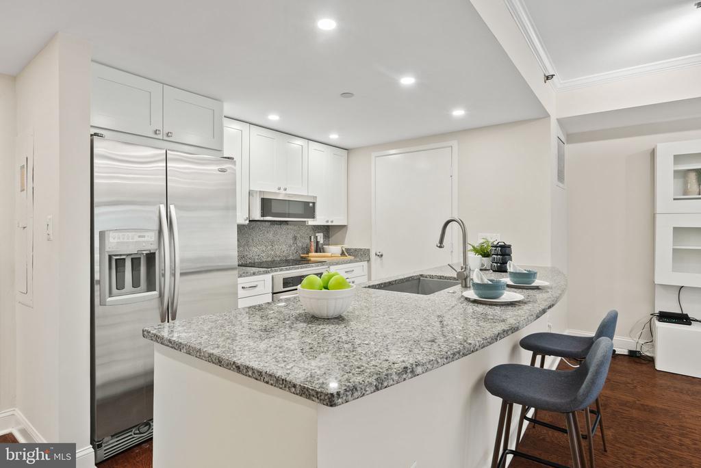 1530 Key Blvd #203