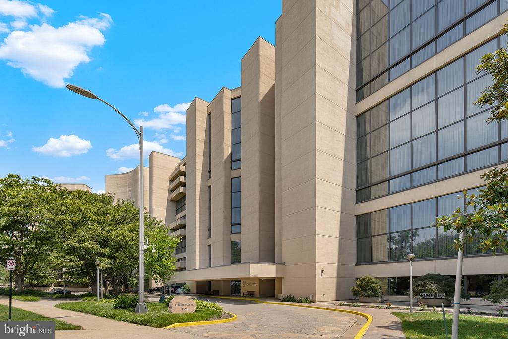 1101 S Arlington Ridge Rd #214