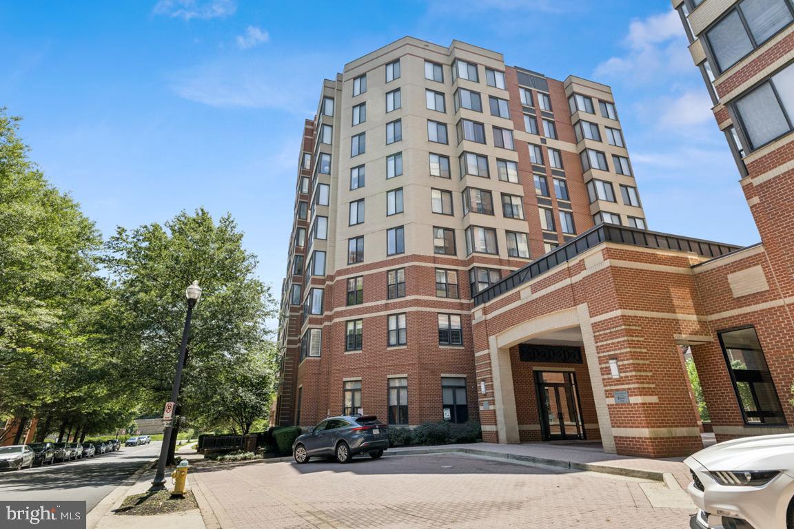 2220 Fairfax Dr #309