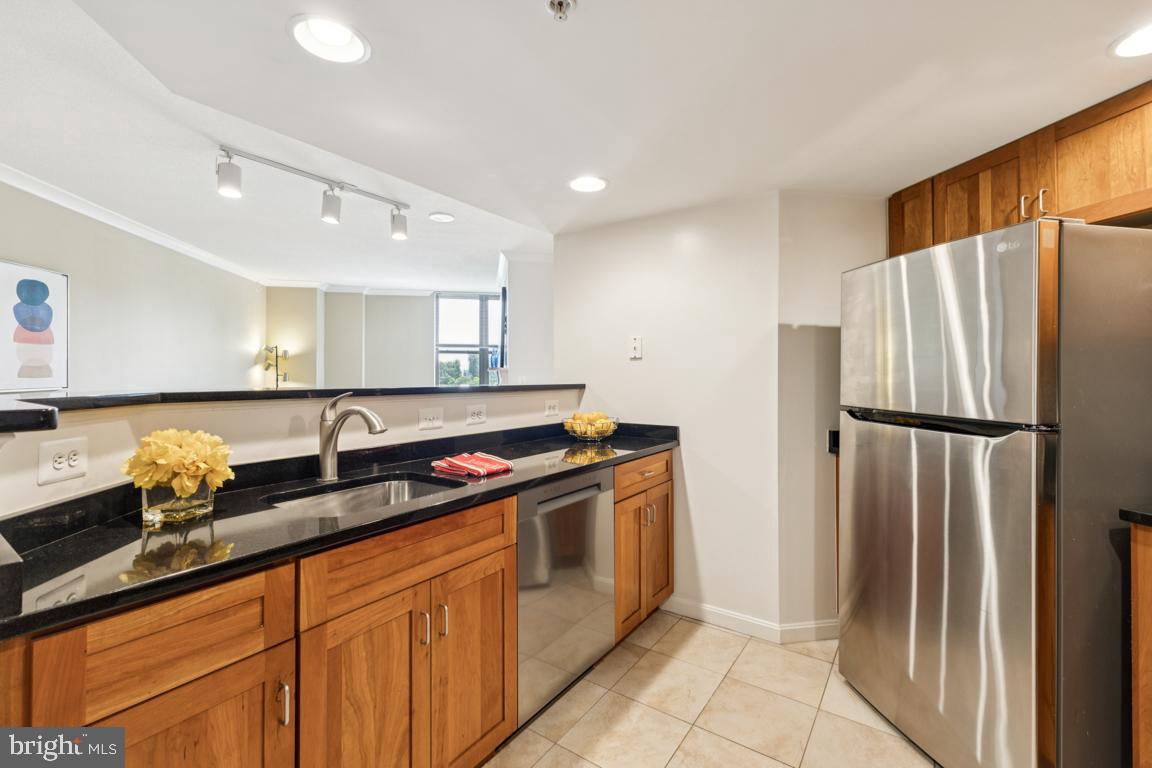 2220 Fairfax Dr #309
