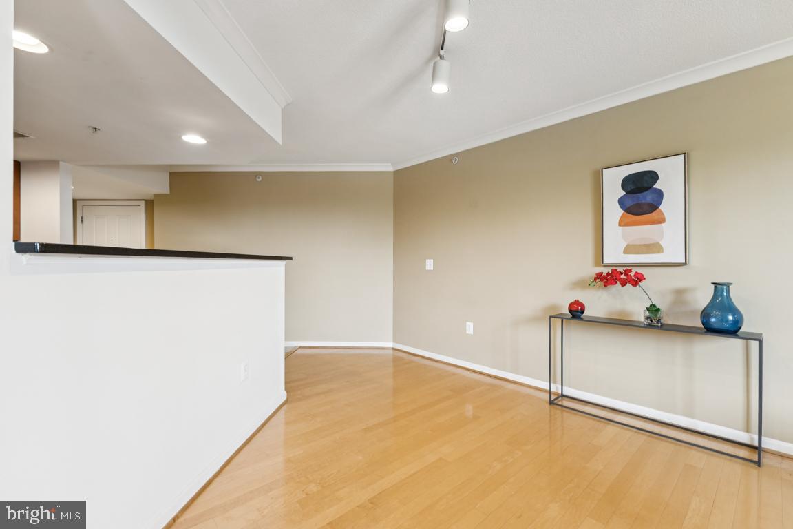 2220 Fairfax Dr #309