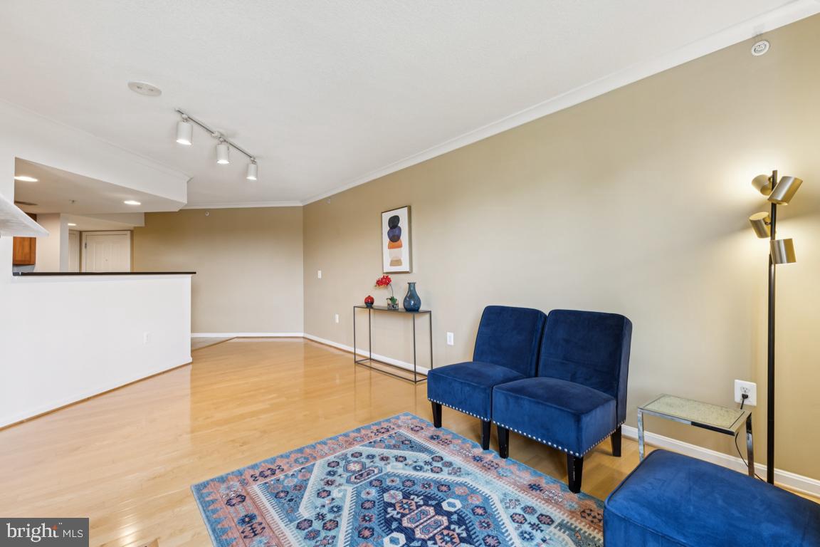 2220 Fairfax Dr #309
