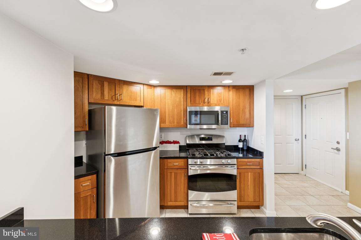 2220 Fairfax Dr #309